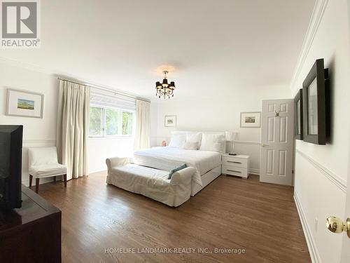 1401 Bunsden Avenue, Mississauga, ON - Indoor Photo Showing Bedroom