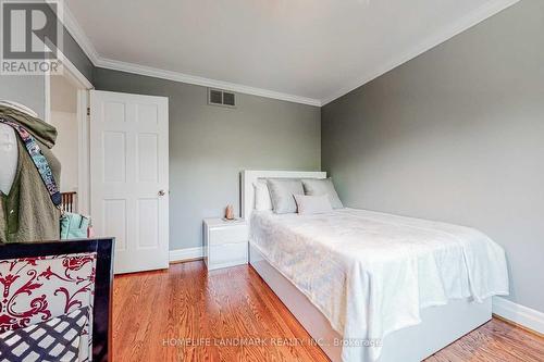 1401 Bunsden Avenue, Mississauga, ON - Indoor Photo Showing Bedroom