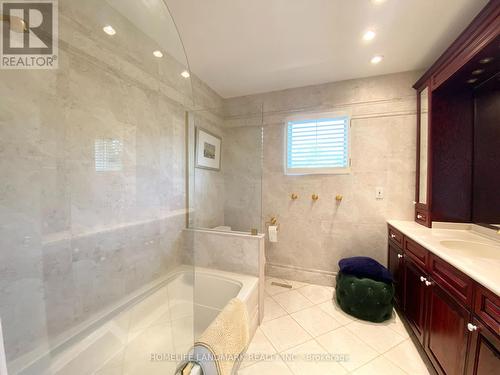1401 Bunsden Avenue, Mississauga, ON - Indoor Photo Showing Bathroom