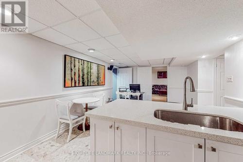 1401 Bunsden Avenue, Mississauga, ON - Indoor Photo Showing Kitchen