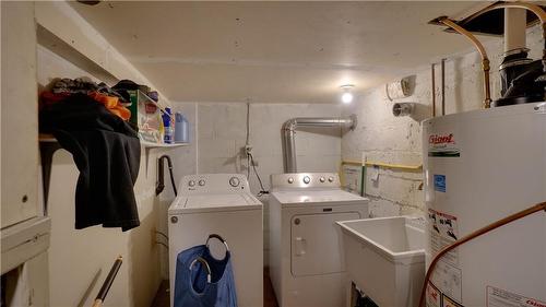 4 Ward Avenue, Hamilton, ON - Indoor Photo Showing Laundry Room