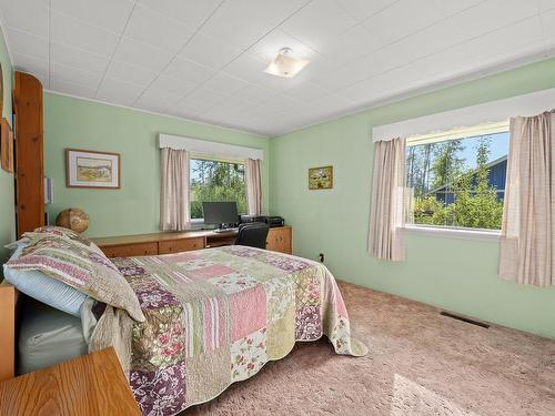 1298 Arden Rd, Courtenay, BC - Indoor Photo Showing Bedroom