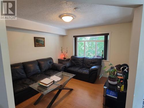 643 Murphy Street, Quesnel, BC - Indoor Photo Showing Living Room