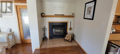 425 6Th Avenue E, Unity, SK - Indoor With Fireplace