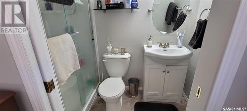 425 6Th Avenue E, Unity, SK - Indoor Photo Showing Bathroom