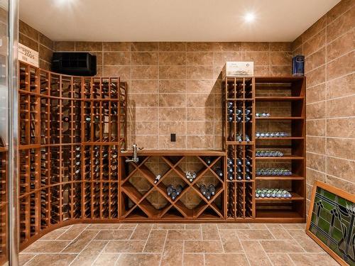 Wine cellar - 1450 Rue Redpath-Crescent, Montréal (Ville-Marie), QC - Indoor With Storage