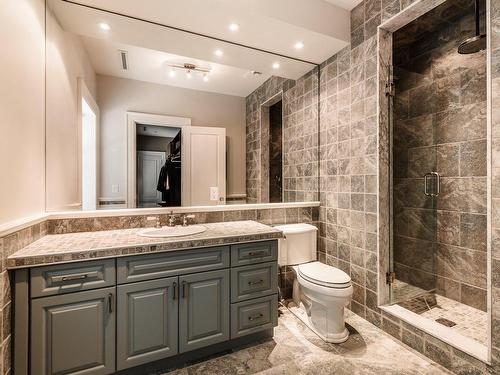 Bathroom - 1450 Rue Redpath-Crescent, Montréal (Ville-Marie), QC - Indoor Photo Showing Bathroom