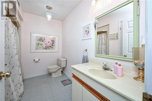 514 County Rd 1 Road, Smiths Falls, ON - Indoor Photo Showing Bathroom