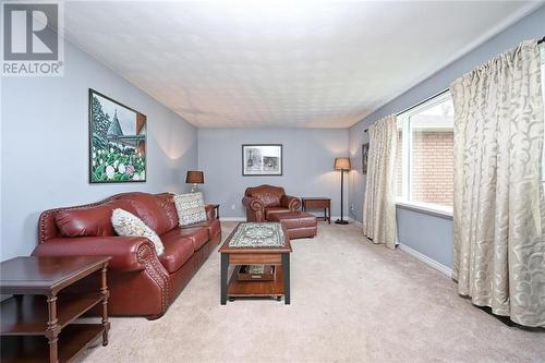 514 County Rd 1 Road, Smiths Falls, ON - Indoor Photo Showing Living Room