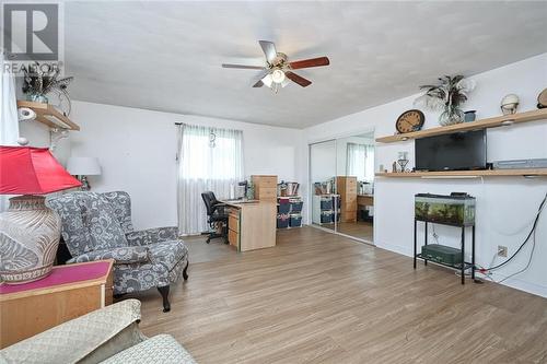 514 County Rd 1 Road, Smiths Falls, ON - Indoor Photo Showing Living Room