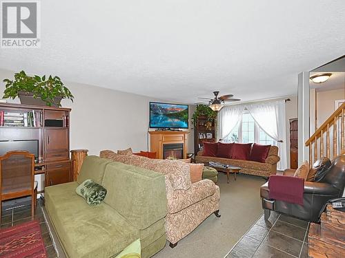 16 Regency Place, Brockville, ON - Indoor Photo Showing Living Room