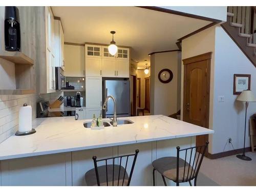 Cuisine - 4-122 Ch. Des Quatre-Sommets, Mont-Tremblant, QC - Indoor Photo Showing Kitchen With Double Sink