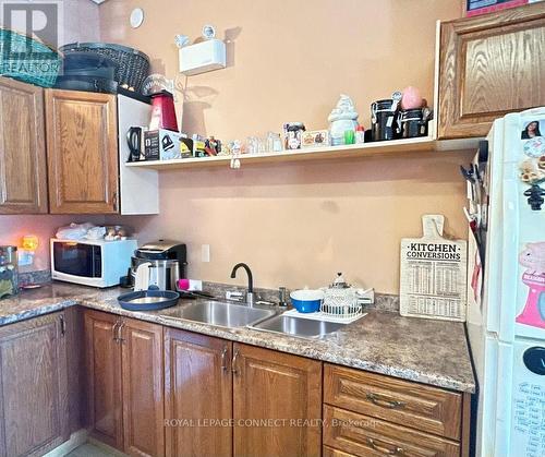 17 John St, Parry Sound, ON - Indoor Photo Showing Kitchen With Double Sink