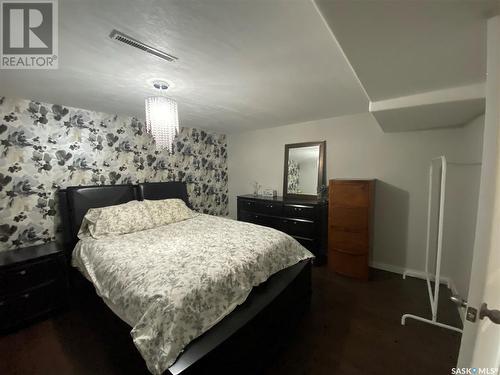 504 Highfield Crescent, Weyburn, SK - Indoor Photo Showing Bedroom