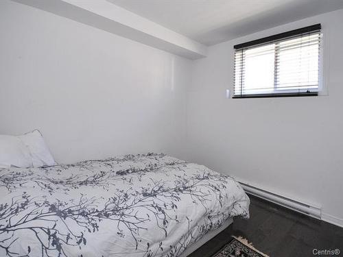 Chambre Ã Â coucher - 002-640 Rue Forbes, Vaudreuil-Dorion, QC - Indoor Photo Showing Bedroom