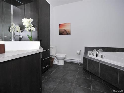 Salle de bains - 002-640 Rue Forbes, Vaudreuil-Dorion, QC - Indoor Photo Showing Bathroom