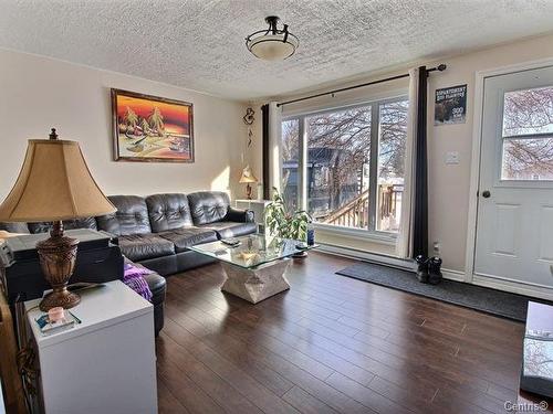 Salon - 361  - 365 8E Rue O., Amos, QC - Indoor Photo Showing Living Room