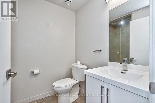 #2109 -2087 Fairview St, Burlington, ON - Indoor Photo Showing Bathroom