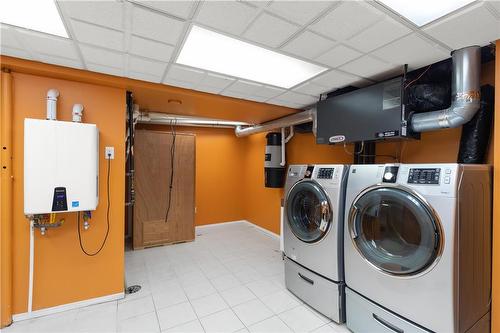 87 Foxwarren Drive, Winnipeg, MB - Indoor Photo Showing Laundry Room
