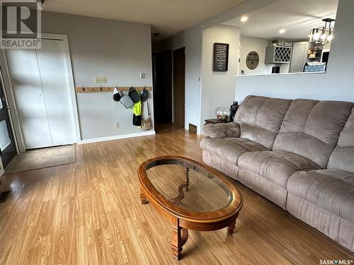 167 Montgomery Crescent, Weyburn, SK - Indoor Photo Showing Living Room