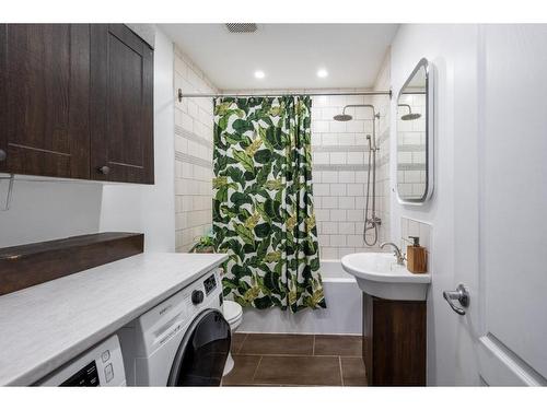 Salle de bains - 5583  - 5585 Rue Hadley, Montréal (Le Sud-Ouest), QC - Indoor Photo Showing Laundry Room