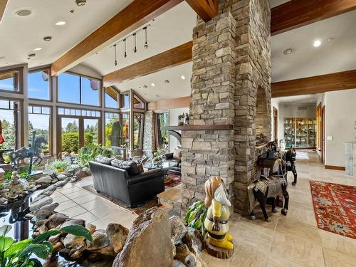 1060 Heffley Louis Cr Rd, Sun Peaks, BC - Indoor With Fireplace