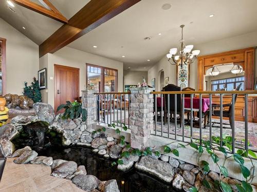 1060 Heffley Louis Cr Rd, Sun Peaks, BC - Indoor Photo Showing Dining Room