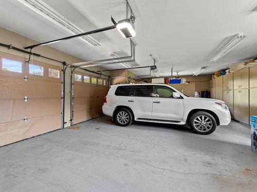 1060 Heffley Louis Cr Rd, Sun Peaks, BC - Indoor Photo Showing Garage