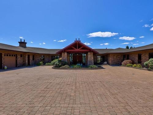 1060 Heffley Louis Cr Rd, Sun Peaks, BC - Outdoor With Facade