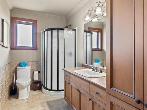 1060 Heffley Louis Cr Rd, Sun Peaks, BC - Indoor Photo Showing Bathroom