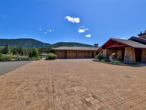 1060 Heffley Louis Cr Rd, Sun Peaks, BC - Outdoor