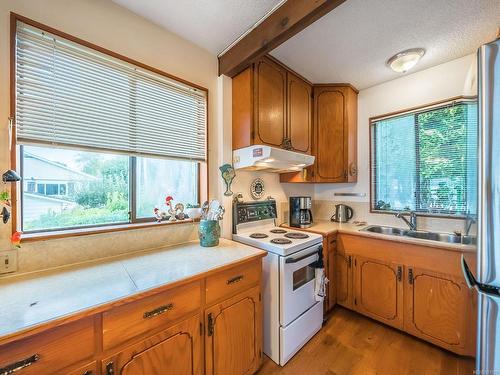 310 1St St, Sointula, BC - Indoor Photo Showing Kitchen With Double Sink
