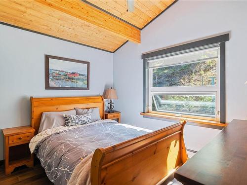 659 Wilks Rd, Mayne Island, BC - Indoor Photo Showing Bedroom