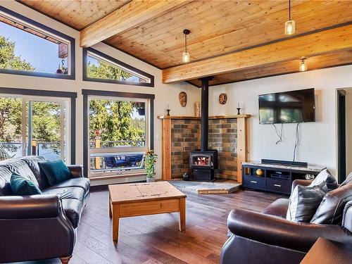 659 Wilks Rd, Mayne Island, BC - Indoor Photo Showing Living Room With Fireplace