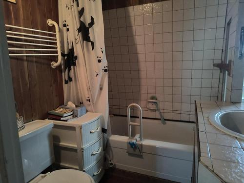 Bathroom - 211 Boul. La Fayette, Longueuil (Le Vieux-Longueuil), QC - Indoor Photo Showing Bathroom