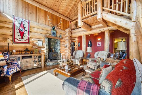 7602 Highway 95, Kingsgate, BC - Indoor With Fireplace