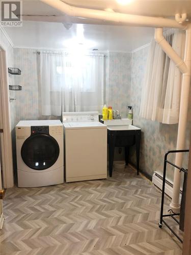 4 Conroy Place, St John'S, NL - Indoor Photo Showing Laundry Room