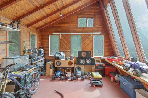 2022 Highway 3A, Wynndel, BC - Indoor Photo Showing Other Room