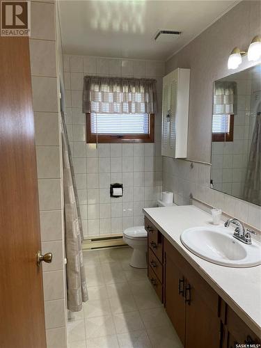 390 Qu'Appelle Street, Tugaske, SK - Indoor Photo Showing Bathroom
