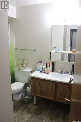 301 1832 Eaglesham Avenue, Weyburn, SK - Indoor Photo Showing Bathroom