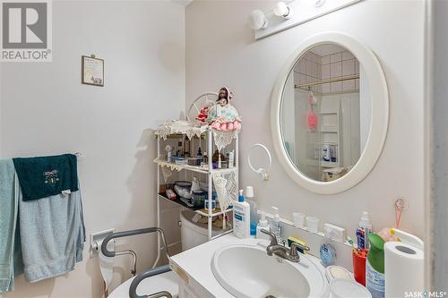75 Williston Drive, Regina, SK - Indoor Photo Showing Bathroom