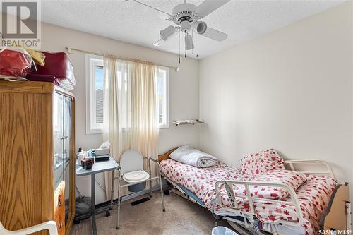 75 Williston Drive, Regina, SK - Indoor Photo Showing Bedroom
