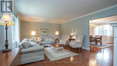 346 Head St N, Strathroy-Caradoc, ON - Indoor Photo Showing Living Room