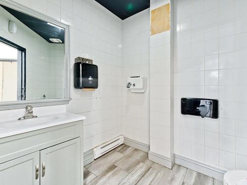 Bathroom - 3059 Rue King O., Sherbrooke (Les Nations), QC - Indoor Photo Showing Bathroom