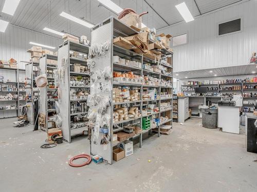 Warehouse - 450 Route Campagna, Saint-Henri, QC - Indoor Photo Showing Garage