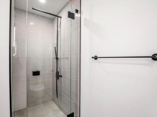 Salle de bains attenante Ã  la CCP - 2802-720 Rue St-Jacques, Montréal (Ville-Marie), QC - Indoor Photo Showing Bathroom