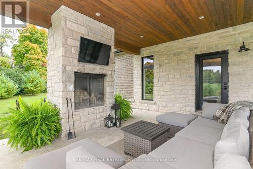 693 Arkell Road, Puslinch, ON - Outdoor With Exterior