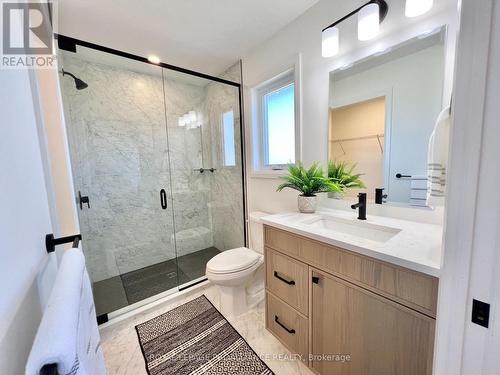 9 Horton Crt, Belleville, ON - Indoor Photo Showing Bathroom