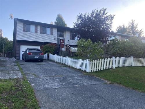 2115 Pioneer Hill Dr, Port Mcneill, BC - Outdoor