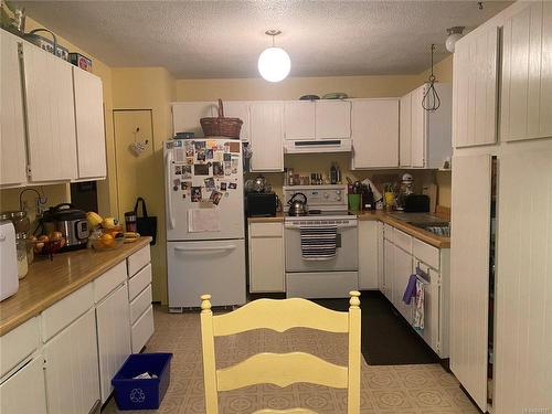 2115 Pioneer Hill Dr, Port Mcneill, BC - Indoor Photo Showing Kitchen